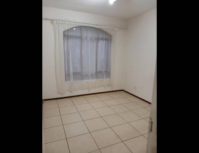 1 BEDROOM PROPERTY TO RENT IN PINESLOPES